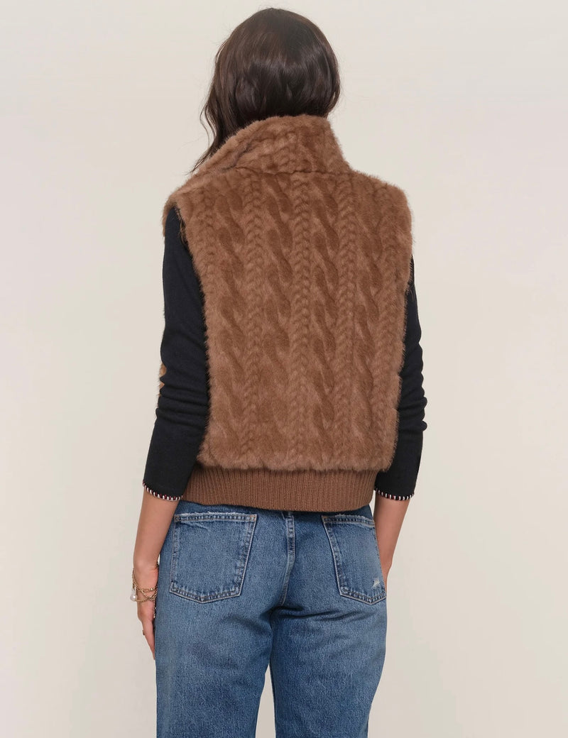 257UB6A Liana Vest
