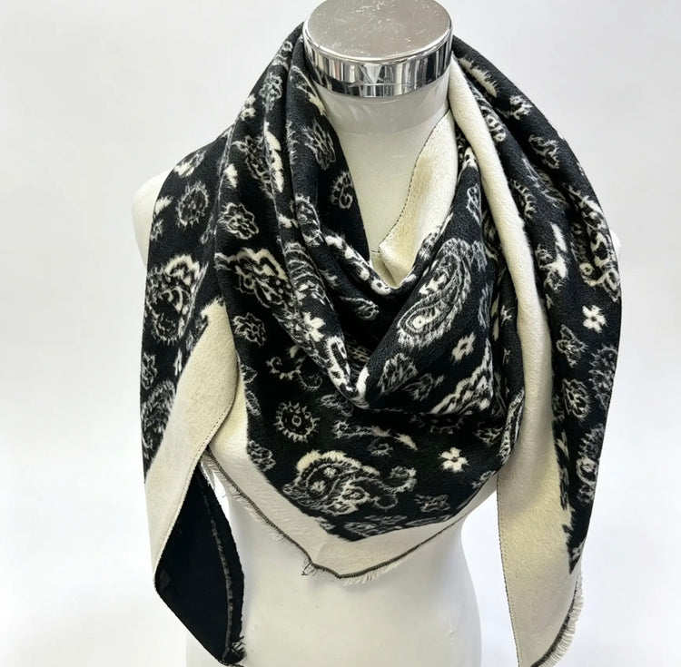 TR-4 Soft Mini Fur Triangle
Bandana Scarves