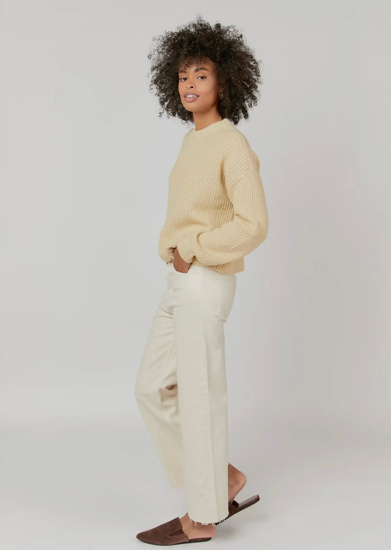 WFK-14-137 Aberdeen Ankle Crop HR Jean - Ecru