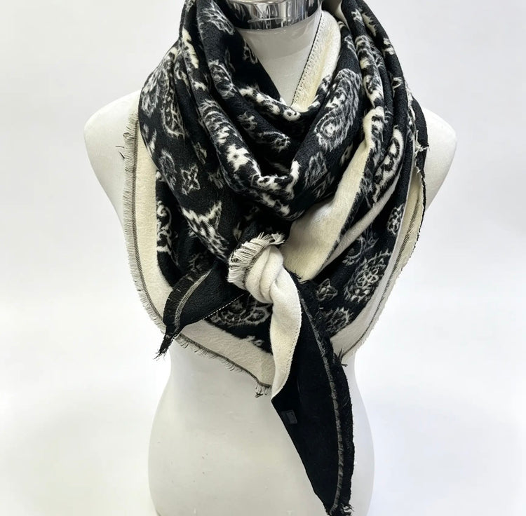 TR-4 Soft Mini Fur Triangle
Bandana Scarves