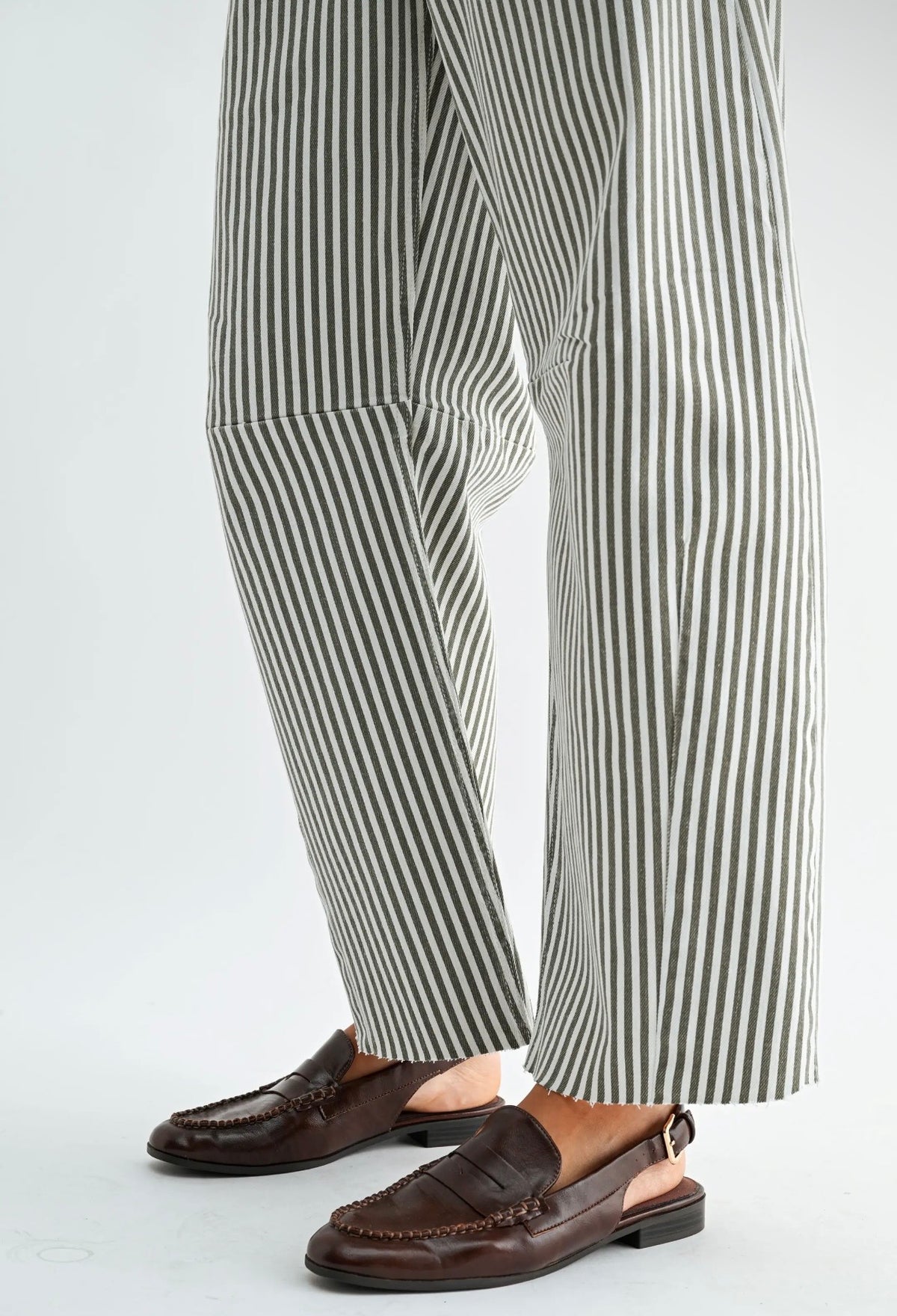 Raw Hem Barrel Jean w/ Seams - Olive
Stripe - BP473J