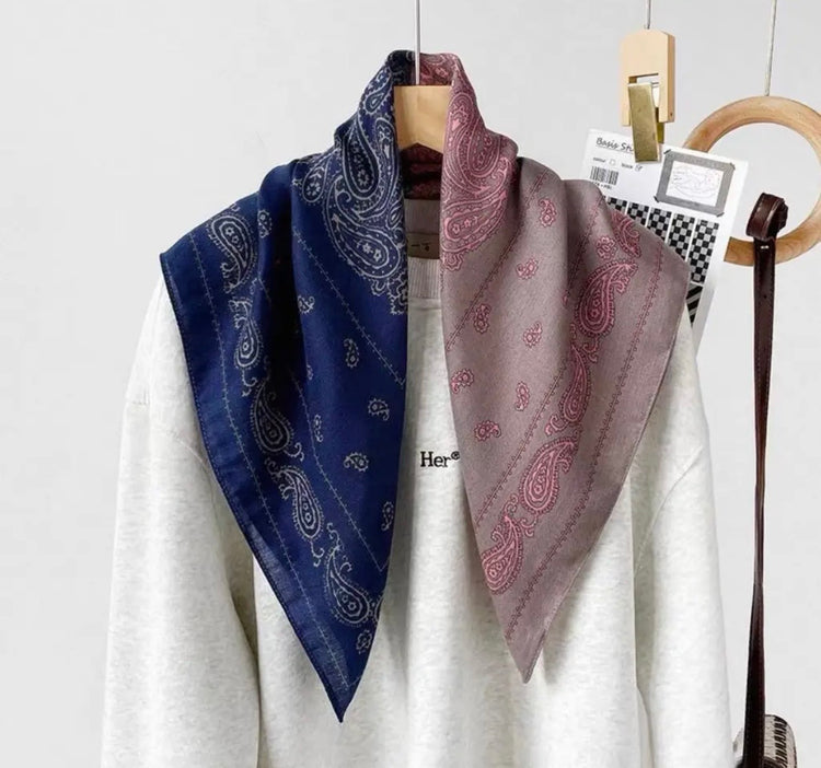 MI-3 Cotton-Effect Scarf with Bandana Print