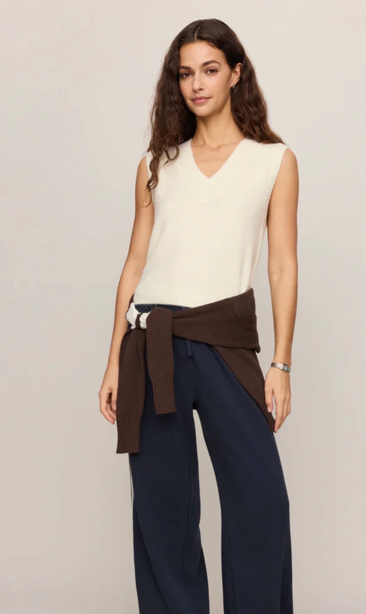 ZVW263595 Classic Act Sweater Vest