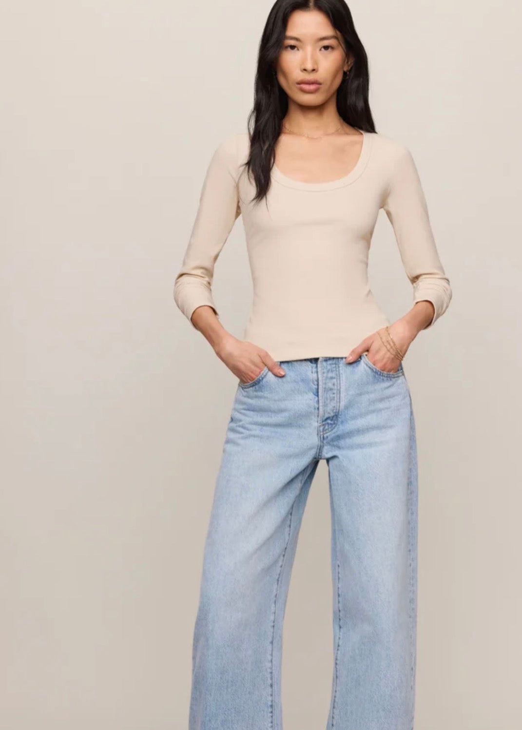 ZT263370 Greyson Scoop Tee