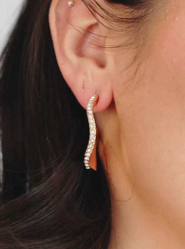 E4273 Ripple Pave Hoop Earring