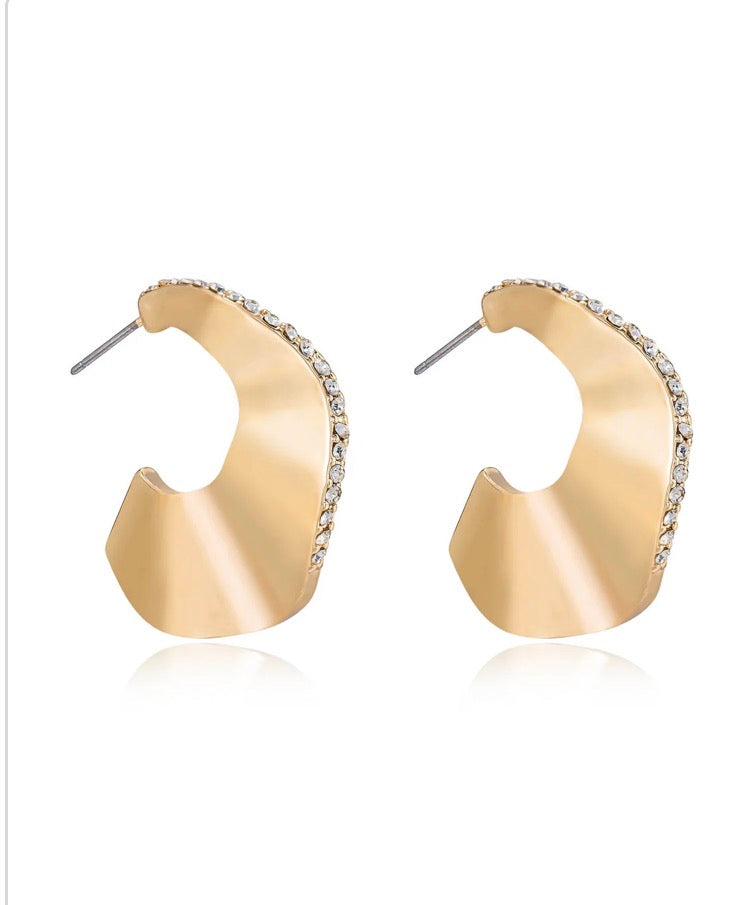 E4273 Ripple Pave Hoop Earring