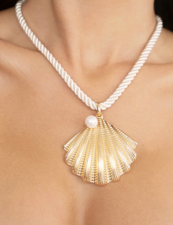 N3286 ScallopPendant Necklace
