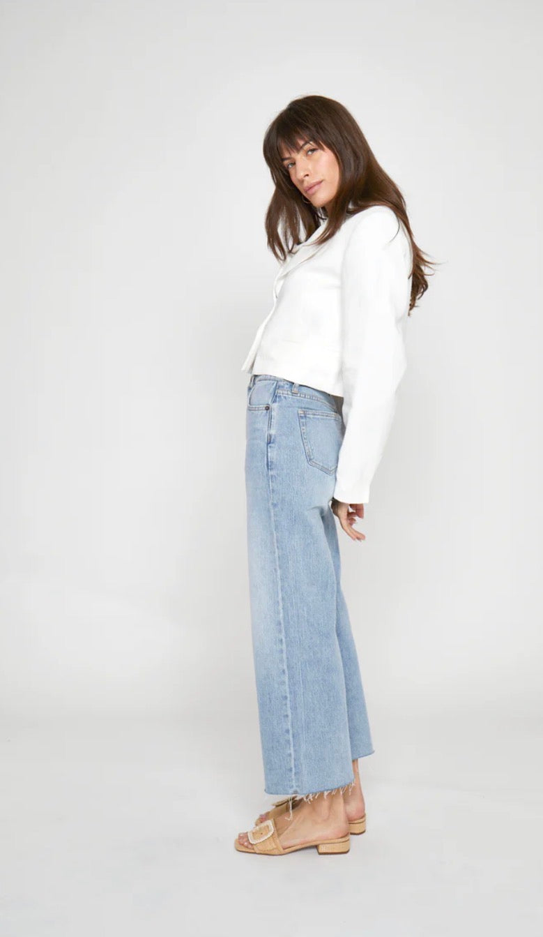 WFK-14-140 Aberdeen Ankle Crop HR Jean- Light Worn Indigo