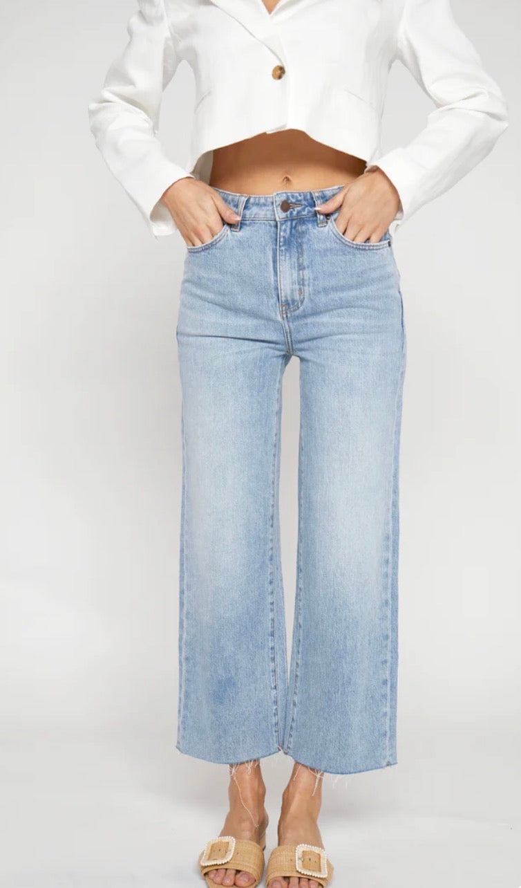 WFK-14-140 Aberdeen Ankle Crop HR Jean- Light Worn Indigo