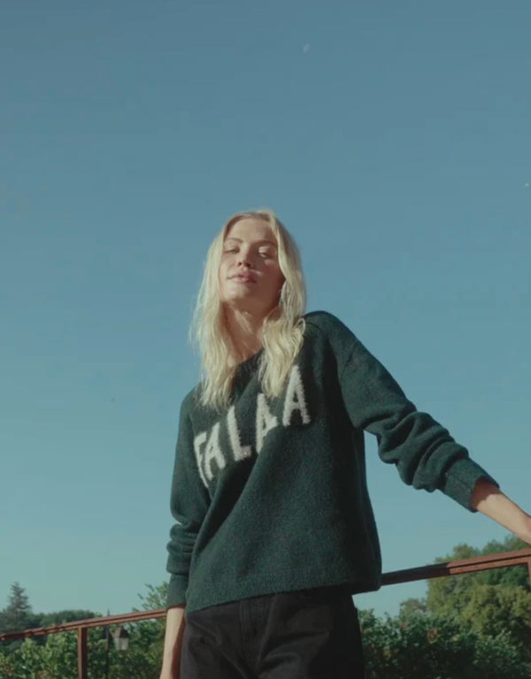 ZW254613 Holiday Cheer Sweater Garland Green